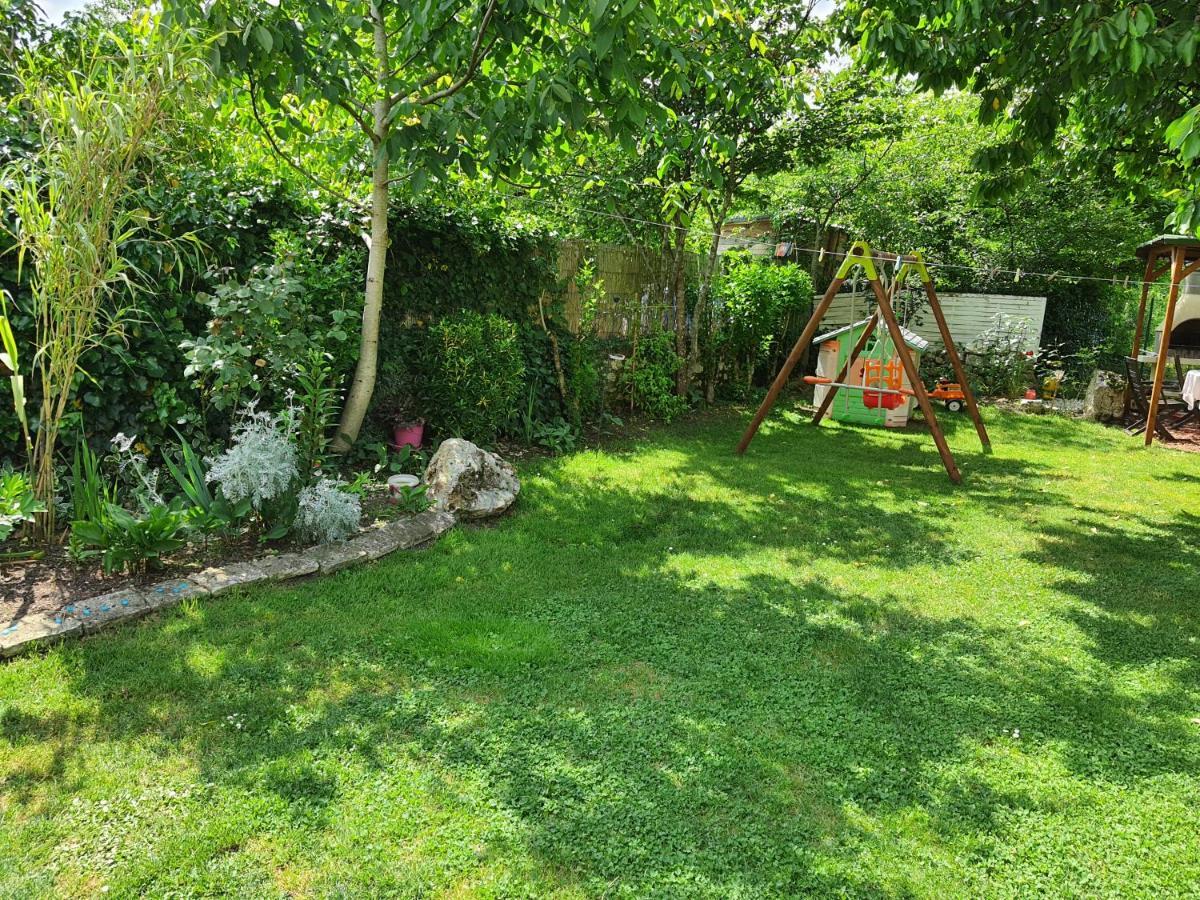 gîte en pierre le paradis sur notre propriété proche issigeac et de bergerac Saint-Aubin-de-Lanquais Extérieur photo