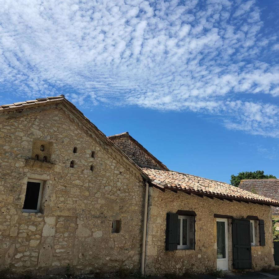 gîte en pierre le paradis sur notre propriété proche issigeac et de bergerac Saint-Aubin-de-Lanquais Extérieur photo