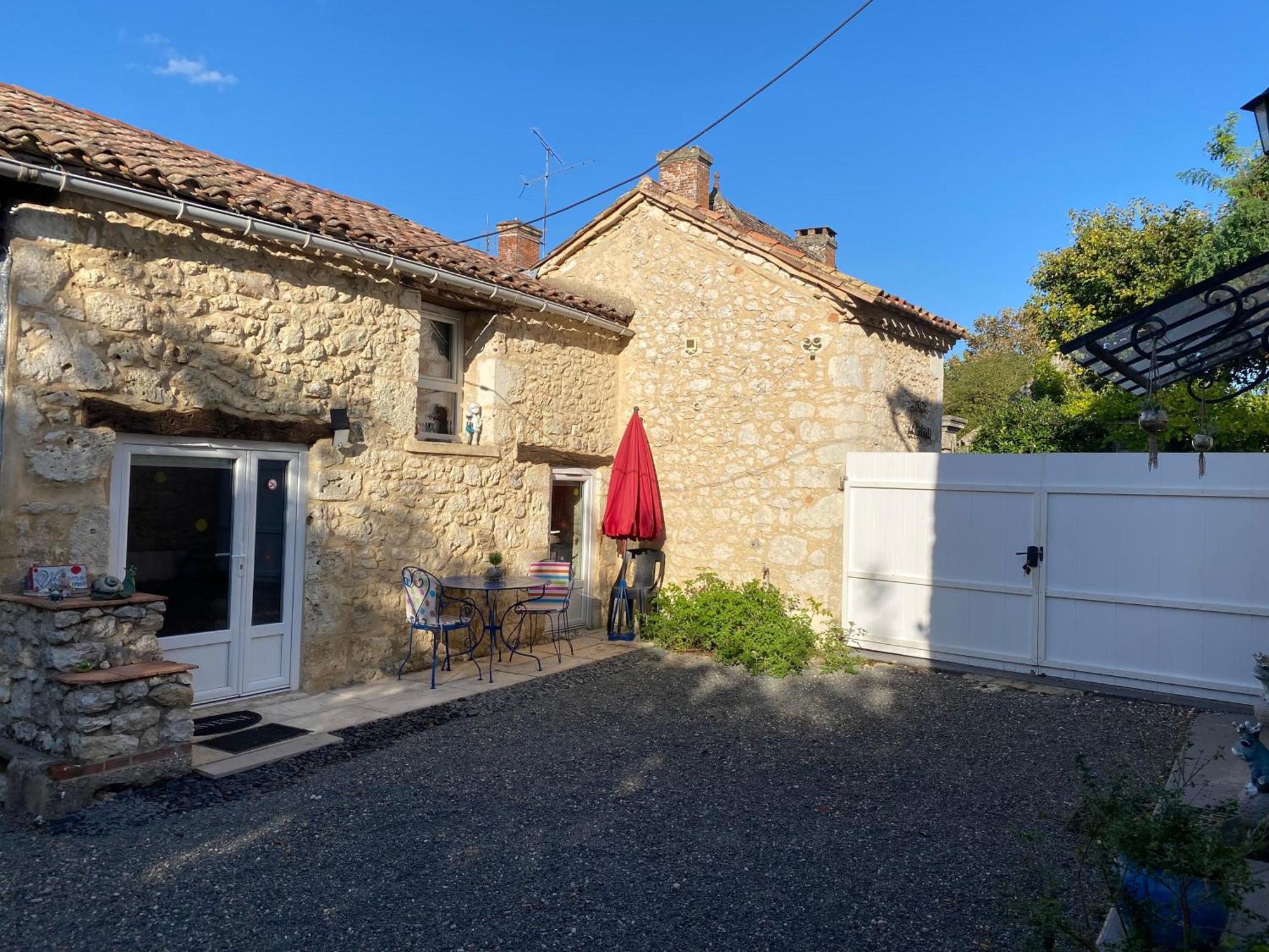 gîte en pierre le paradis sur notre propriété proche issigeac et de bergerac Saint-Aubin-de-Lanquais Extérieur photo