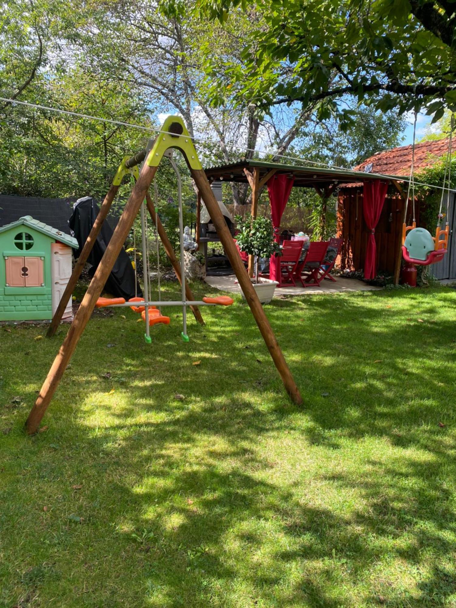 gîte en pierre le paradis sur notre propriété proche issigeac et de bergerac Saint-Aubin-de-Lanquais Extérieur photo