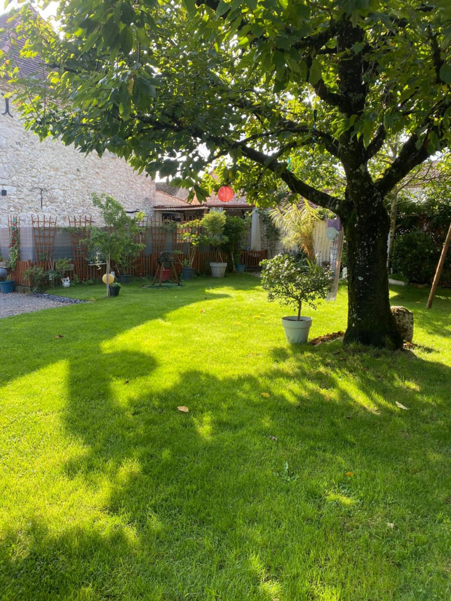 gîte en pierre le paradis sur notre propriété proche issigeac et de bergerac Saint-Aubin-de-Lanquais Extérieur photo