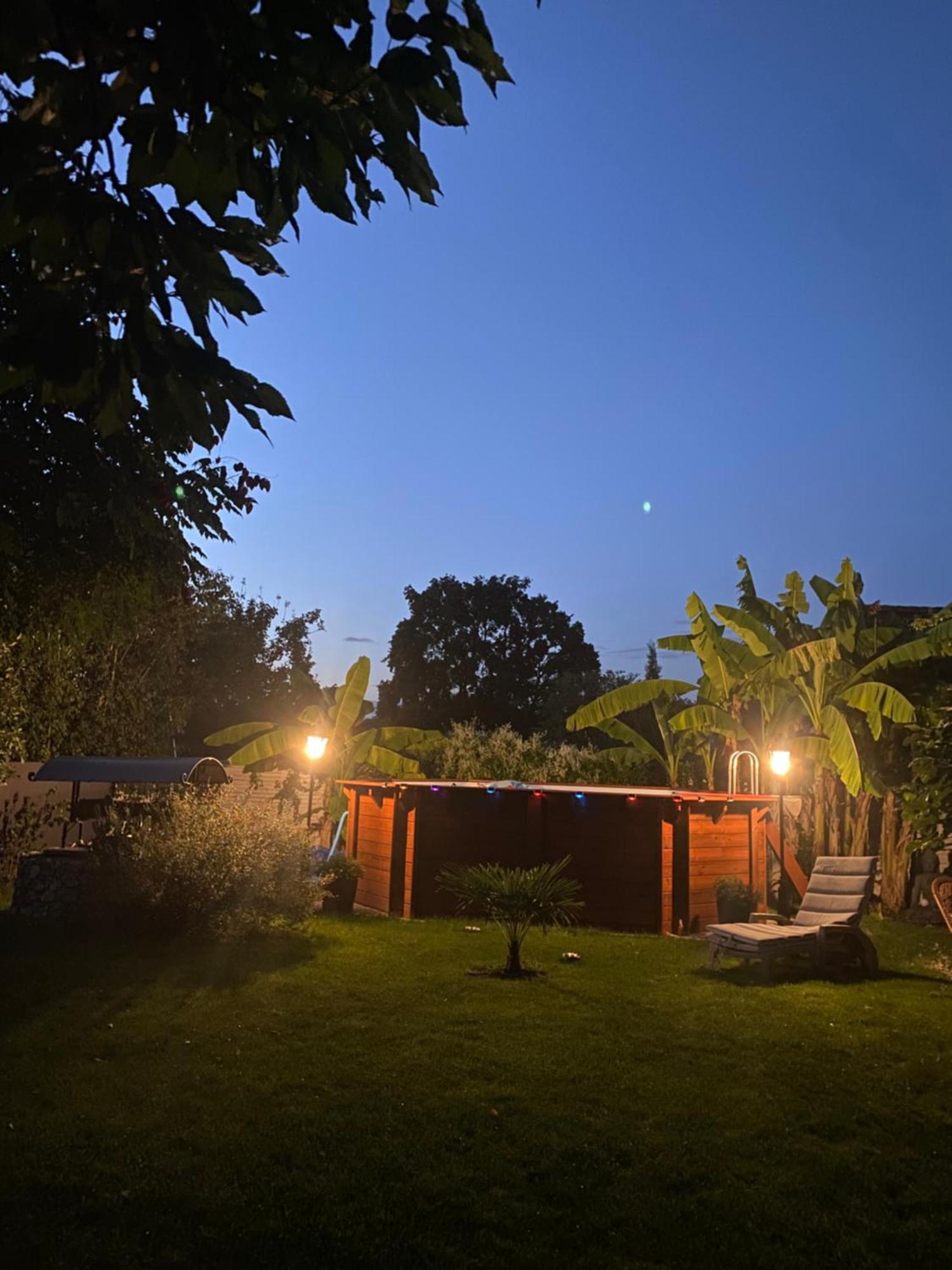 gîte en pierre le paradis sur notre propriété proche issigeac et de bergerac Saint-Aubin-de-Lanquais Extérieur photo